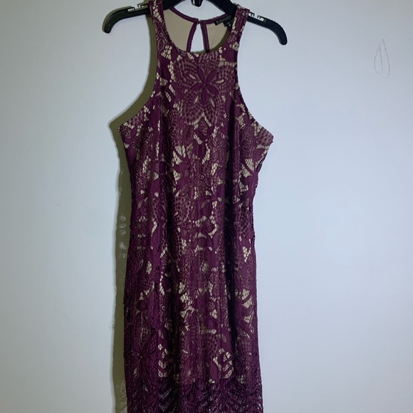 XS express lace dress! - Picture 2 of 5